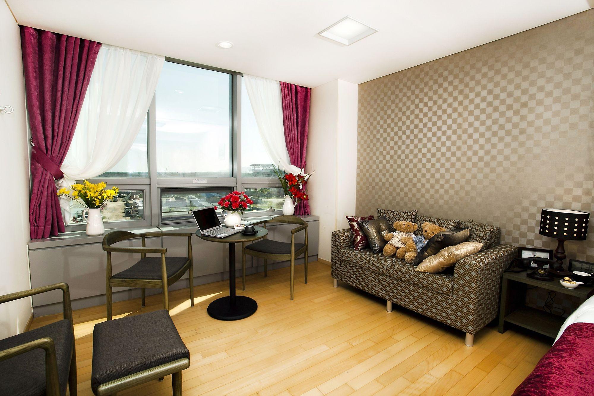 Hotel Hu Incheon Airport Exterior photo